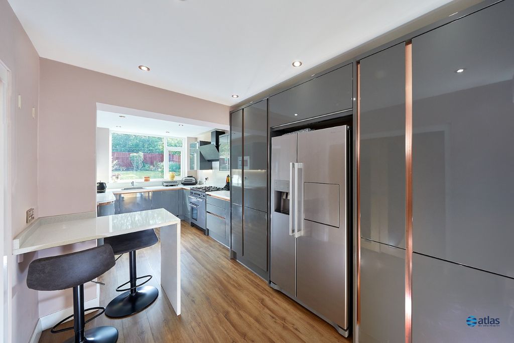 Property photo 3 of 24 Kitchen
