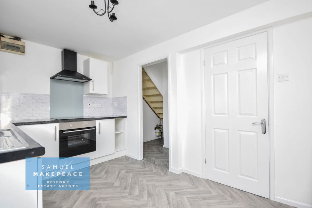 Property photo 3 of 21 Gallery