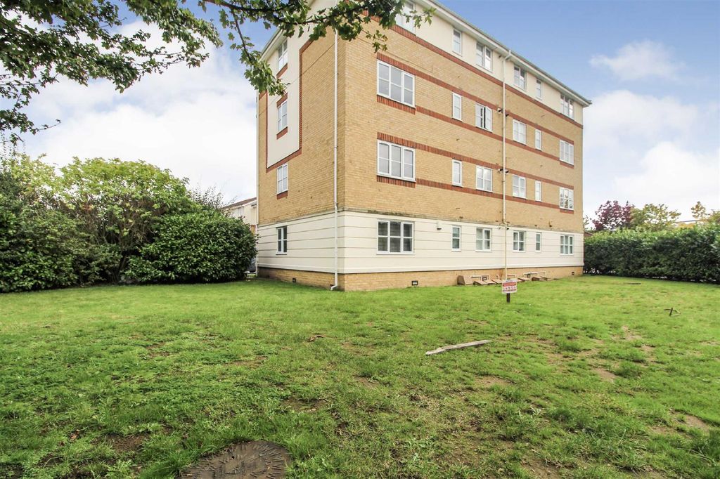 Property photo 2 of 7