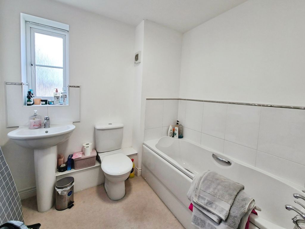 Additional image 7 of 2 bed flat for saleHawks Rise, Yeovil BA22