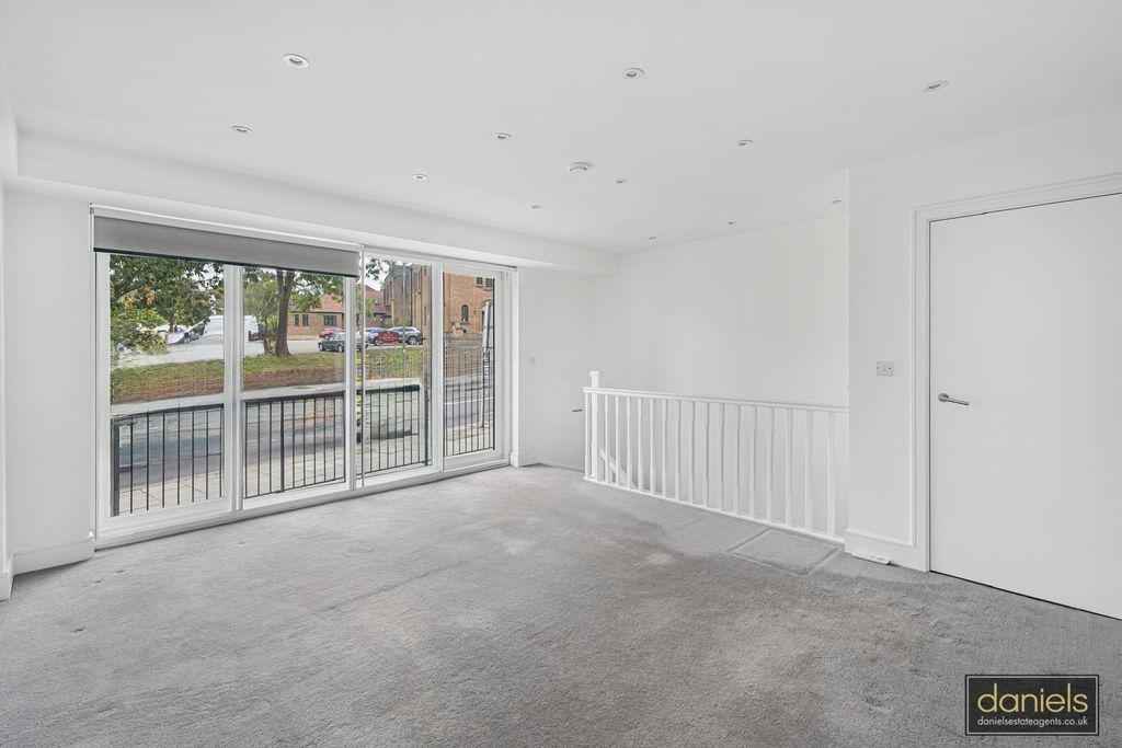 Property photo 2 of 17 61196B59-4174-4Bfa-886c-80579Da453d5.Jpg