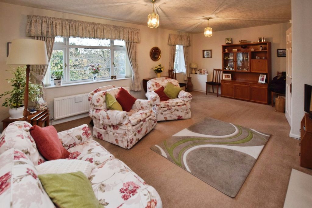 Property photo 2 of 8 Picture No. 01