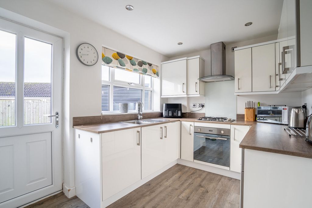 Property photo 3 of 13 Kitchen