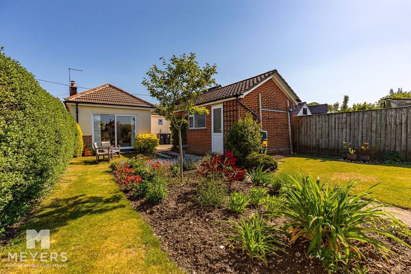 Property photo 3 of 16 Garden