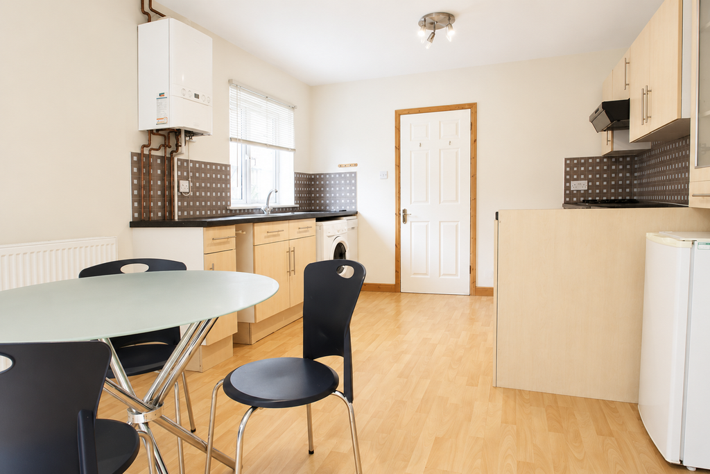 Property photo 2 of 14 Kitchen - Angle 4