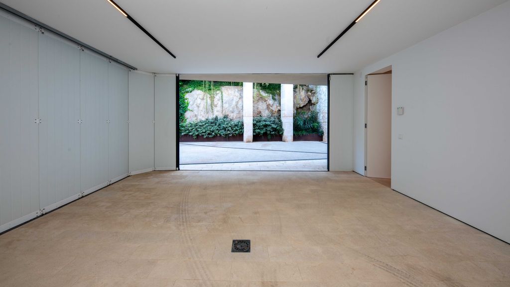 Property photo 2 of 17 81551 Small-18.Jpg