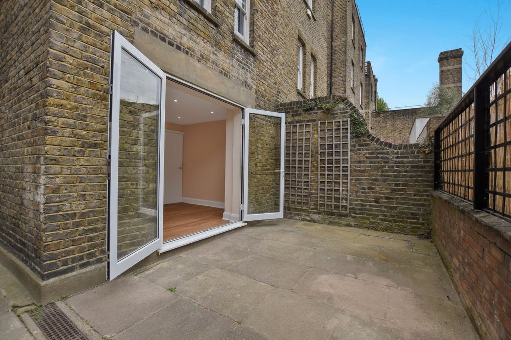 Property photo 2 of 8