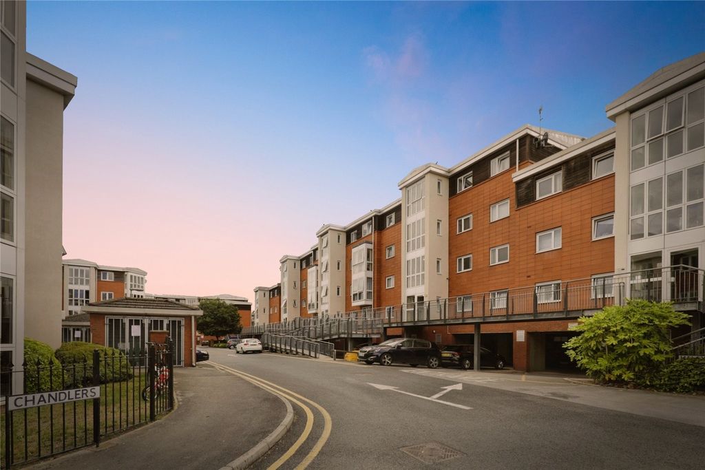 Property photo 3 of 12 Parking Area