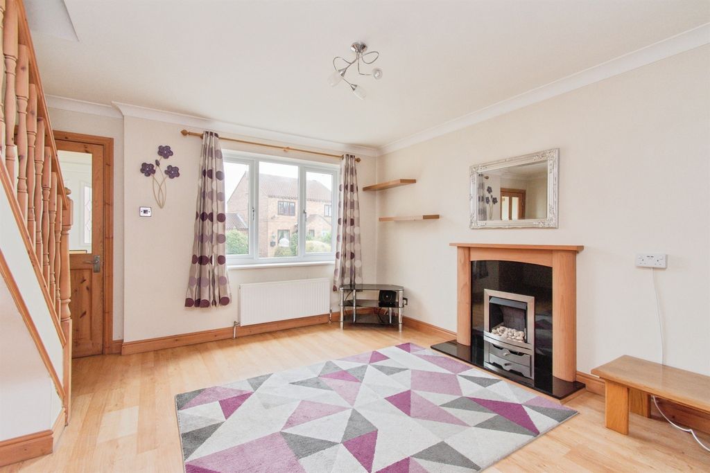 Property photo 2 of 17