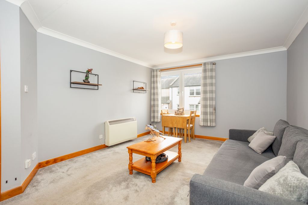 Property photo 2 of 22 Living Room