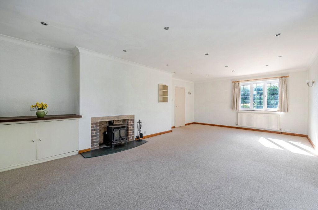 Property photo 2 of 15 Sitting Room