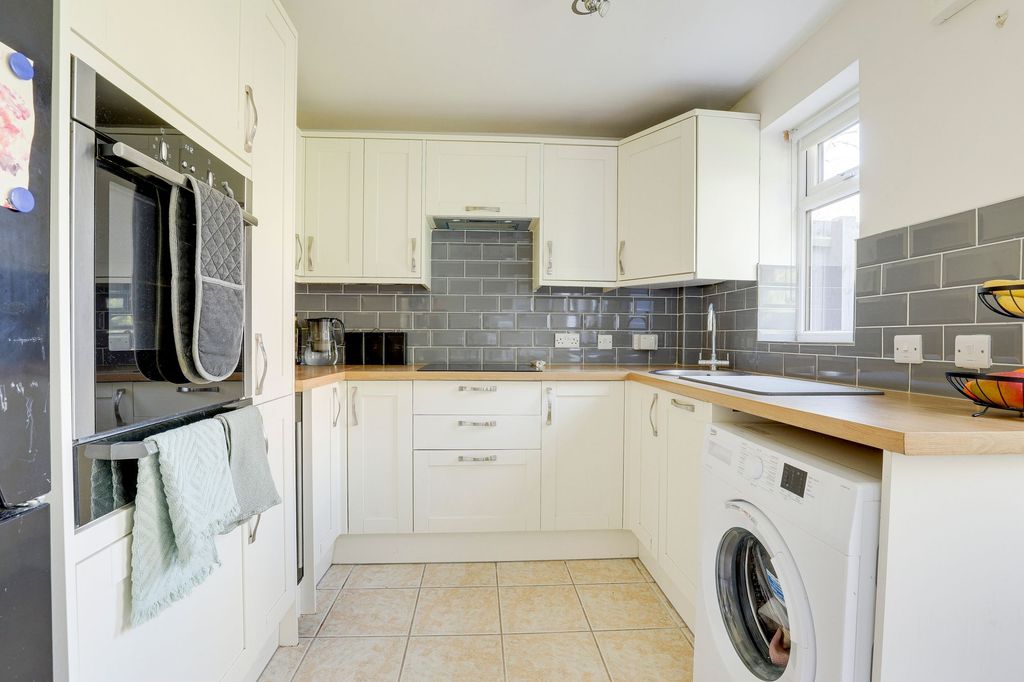 Property photo 3 of 19