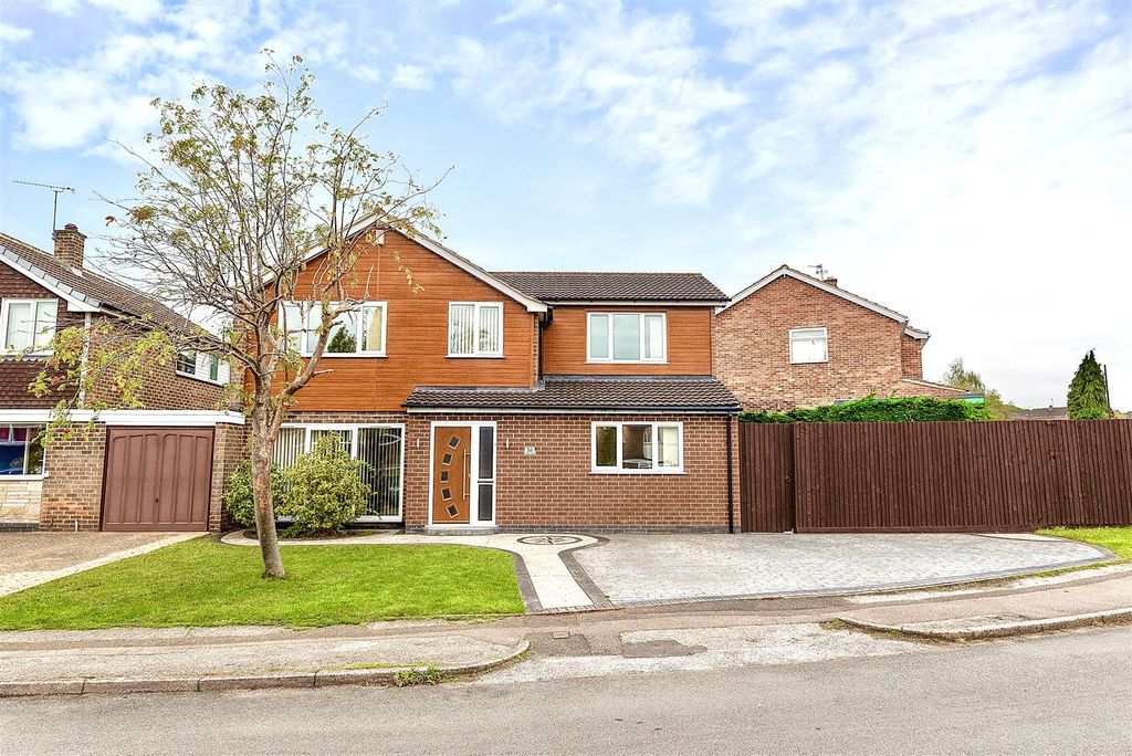 Property photo 1 of 31 56 Appledore Avenue (1 Of 33).Jpg