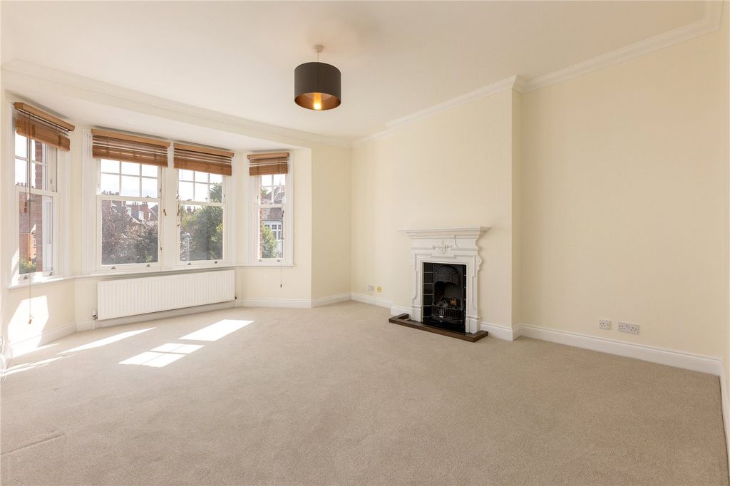 Property photo 3 of 8 Picture No. 11