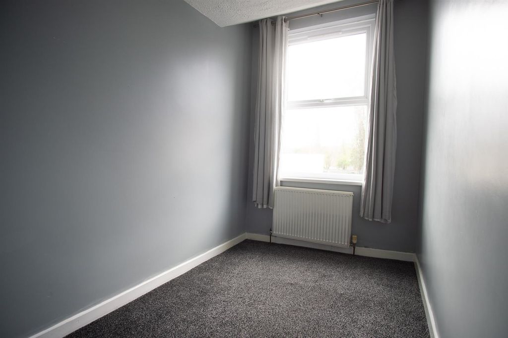 Property photo 3 of 7 Bedroom 2