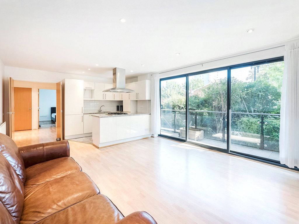 Property photo 3 of 8 Westferry Rd E14