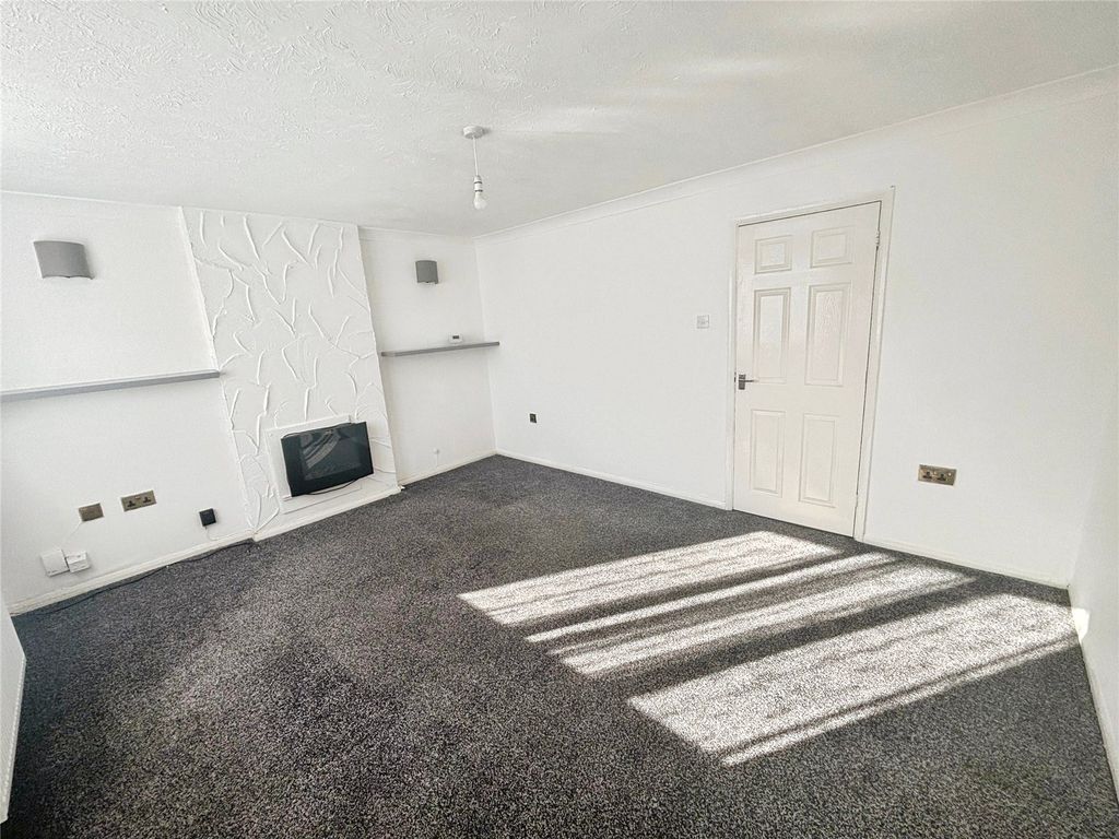 Property photo 3 of 12 Living Room