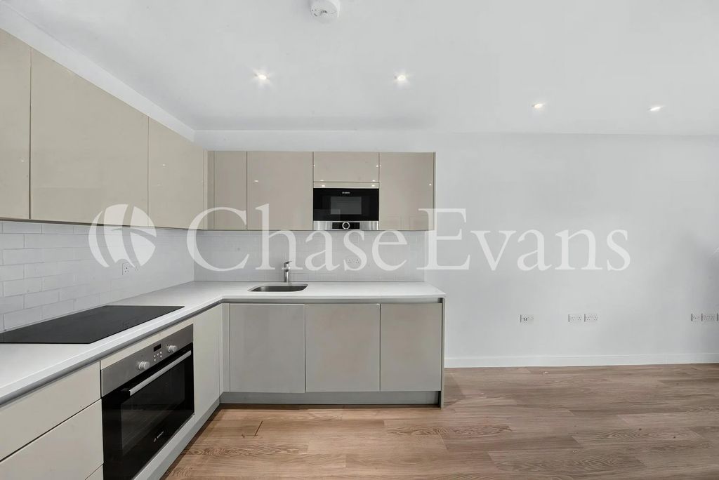 Property photo 2 of 13 Kitchen