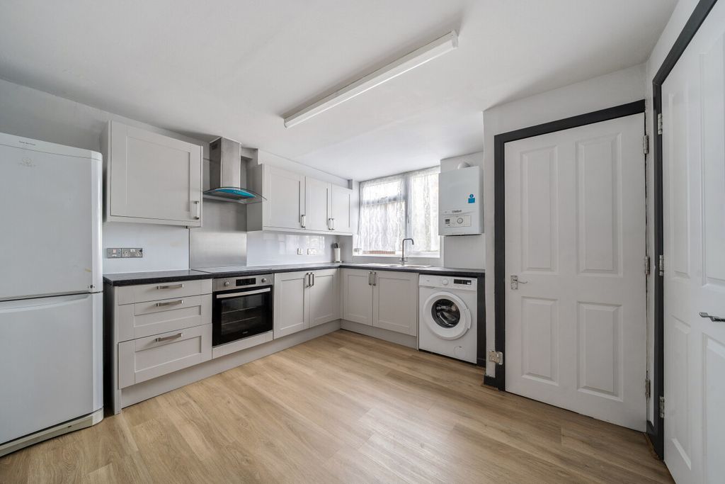 Property photo 2 of 15 1454129-12-69F217...