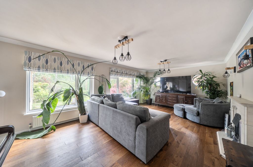 Property photo 2 of 12 1455285-27-69Fe36...