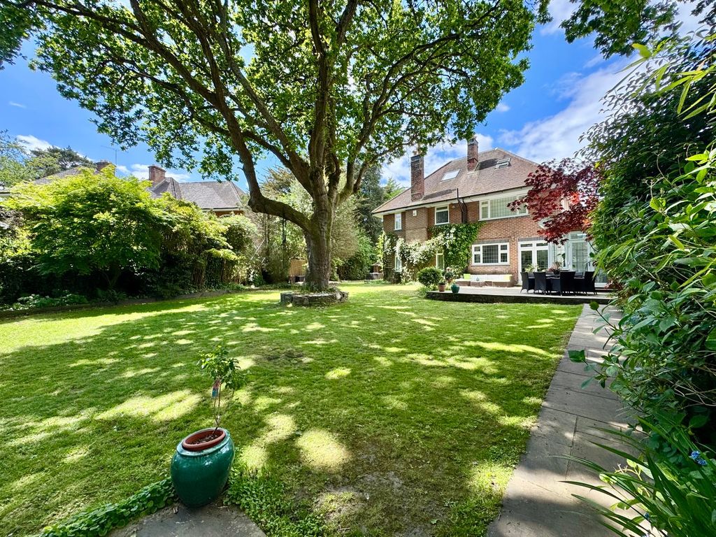 Property photo 3 of 34