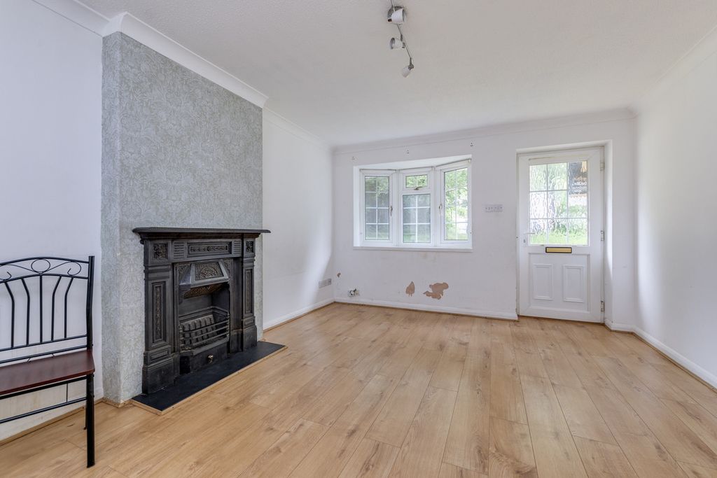 Property photo 2 of 23