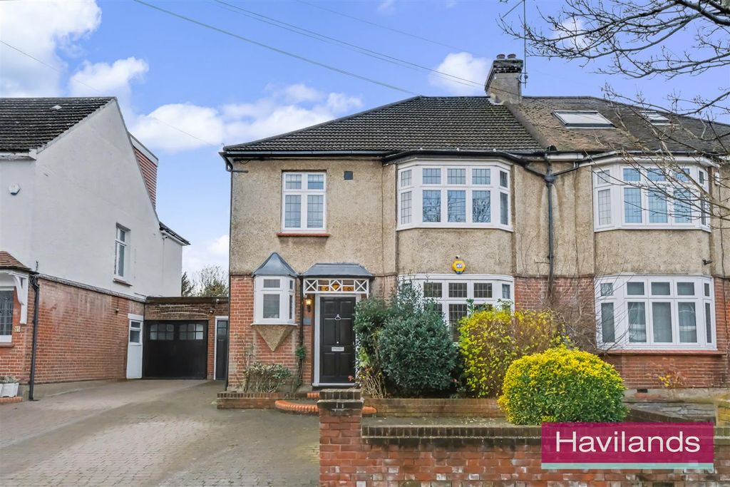 Property photo 2 of 23 Vicars Moor Lane N21 1Bl-19.Jpg