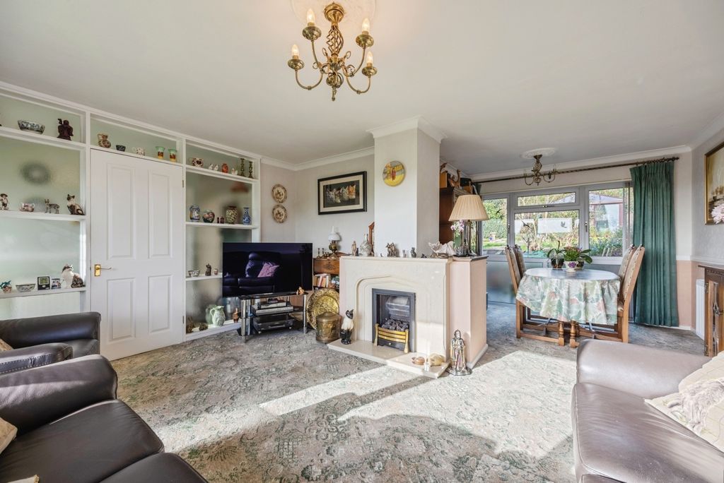 Property photo 3 of 17 Photo