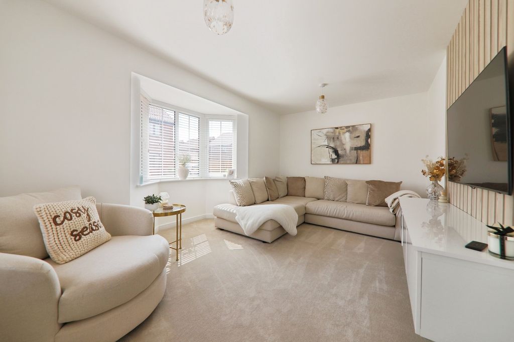 Property photo 2 of 15 5369475
