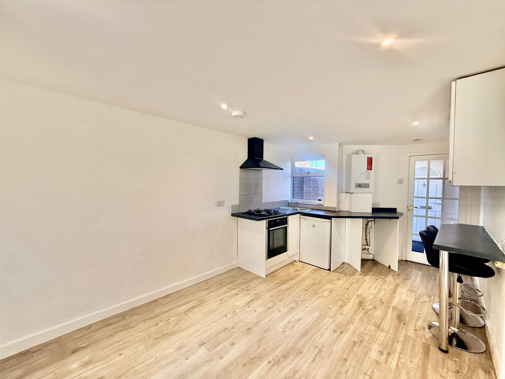 Property photo 2 of 8 Image