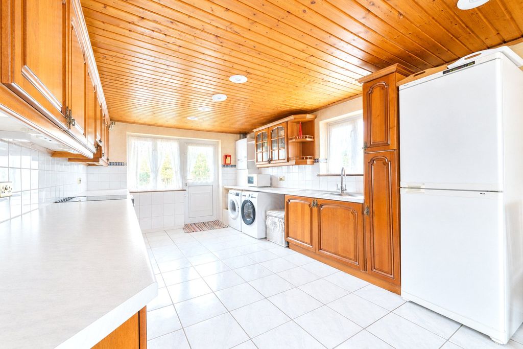 Property photo 2 of 12 Picture No. 27