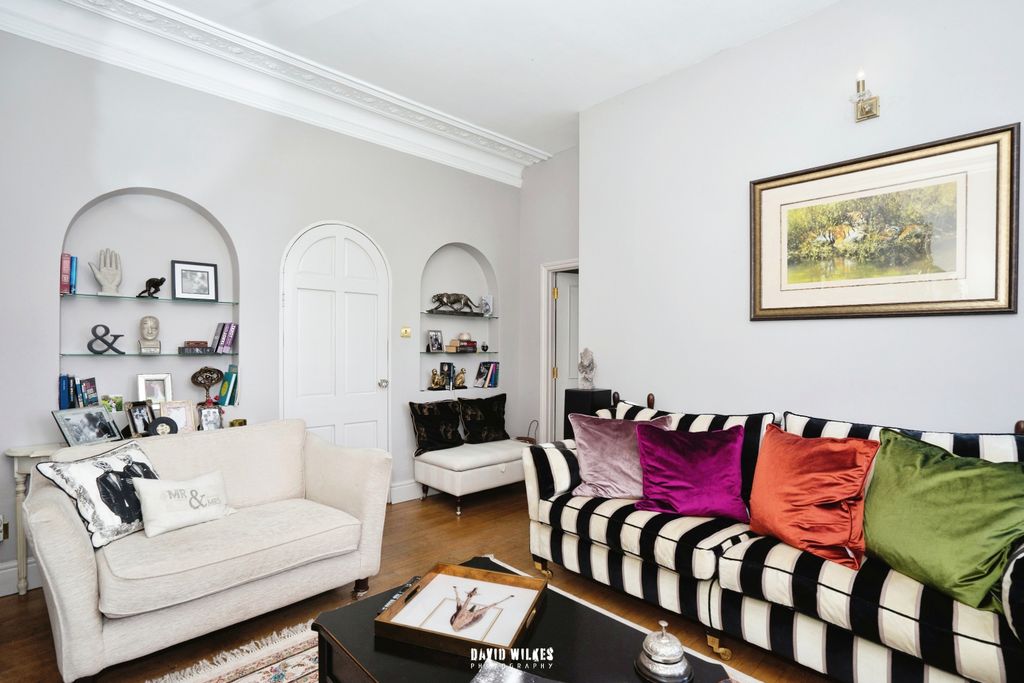 Additional image 8 of 3 bed flat for saleBurton Park Road, Petworth, West Sussex GU28