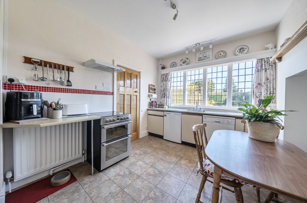 Additional image 7 of 5 bed detached house for saleHighfield Avenue, Aldershot, Hampshire GU11