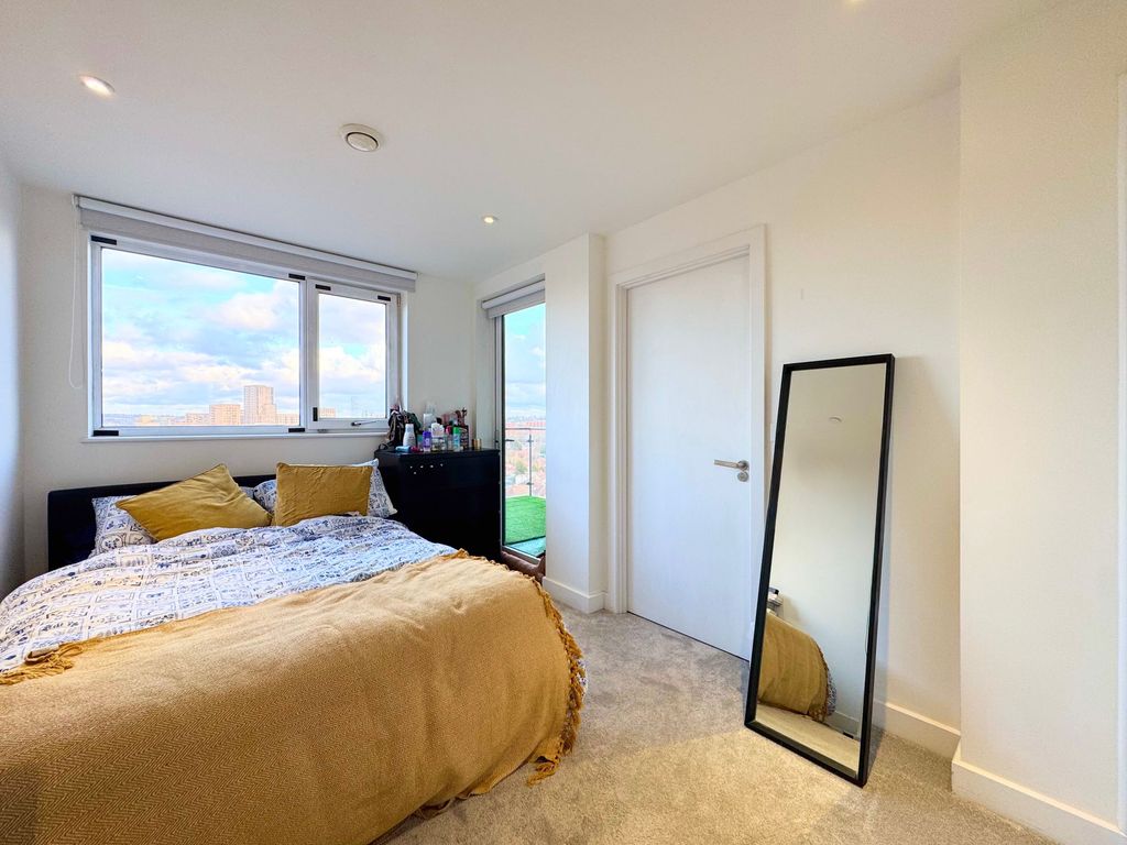 Property photo 3 of 14 Bedroom