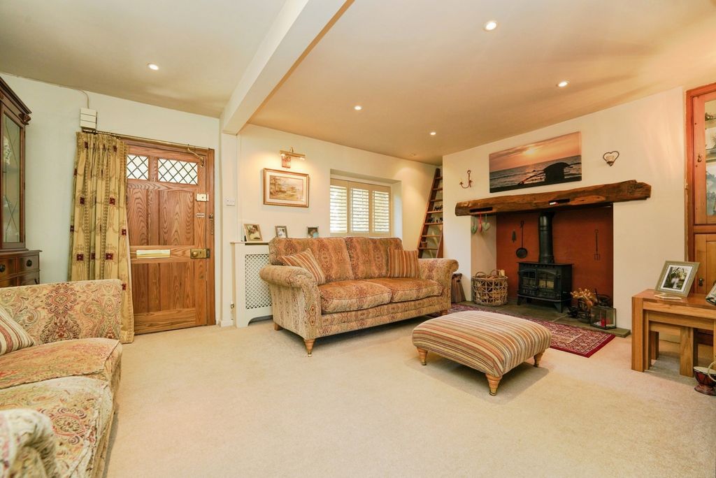 Property photo 2 of 19 Pbox-Img.Jpg