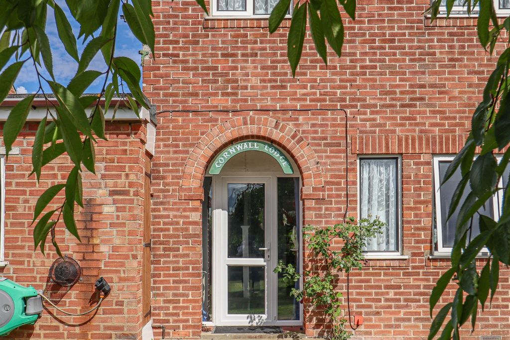 Property photo 3 of 40 5270695