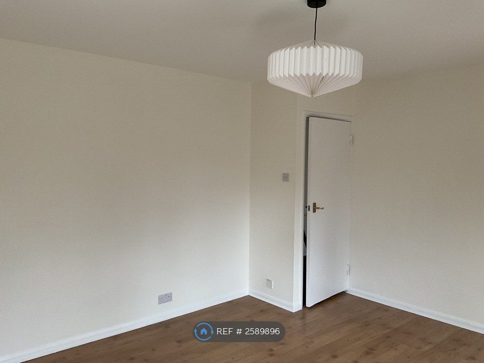 Property photo 1 of 14 Lounge