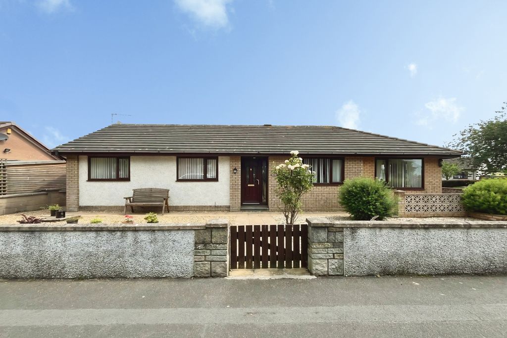 Property photo 1 of 13 Outside