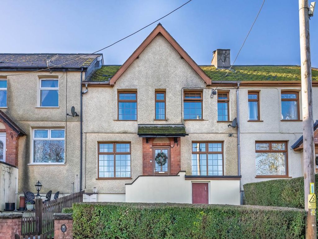 Property photo 1 of 20 Front (2)