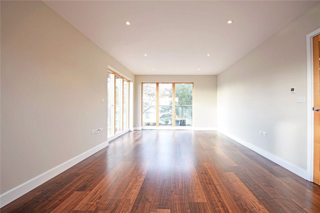 Property photo 3 of 10 Picture No. 09