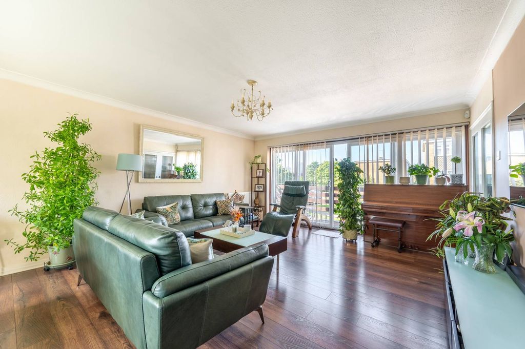 Property photo 1 of 21