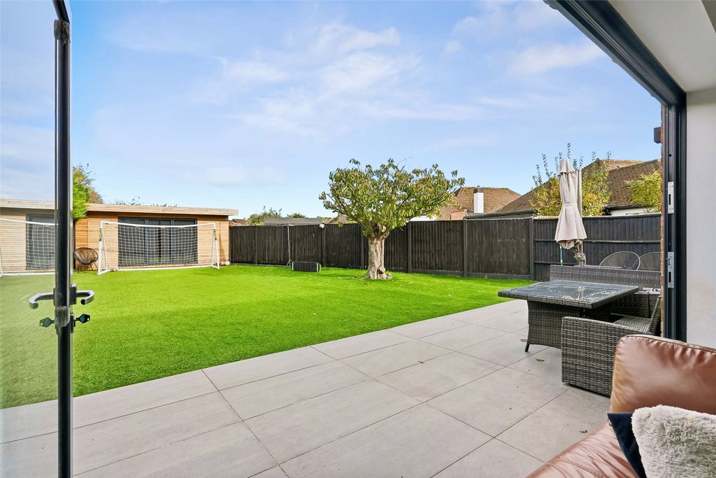 Property photo 2 of 16 Picture No. 09