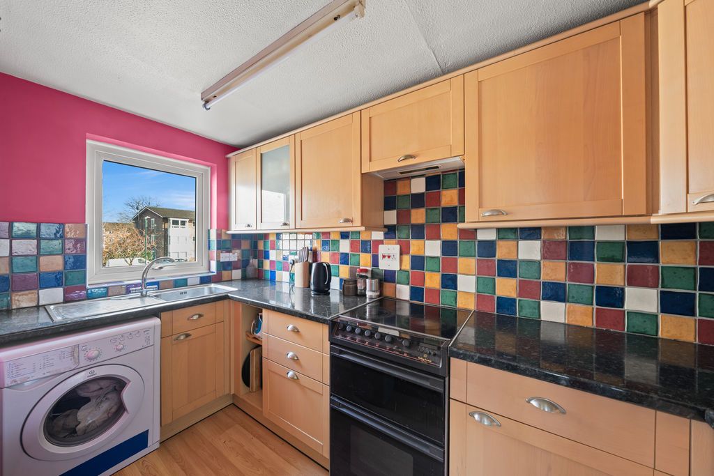 Property photo 2 of 9 Photo 4