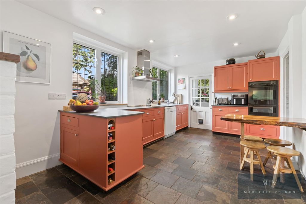 Property photo 2 of 25 Bridle Ways MV-14.Jpg