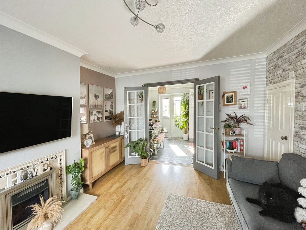 Property photo 3 of 22