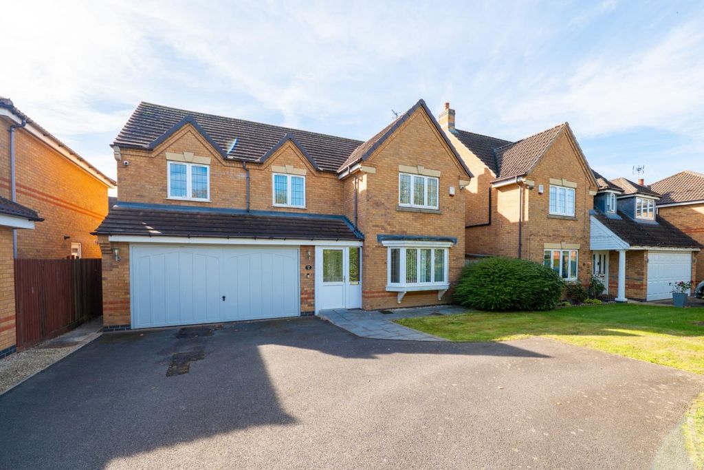 Property photo 1 of 28 Front