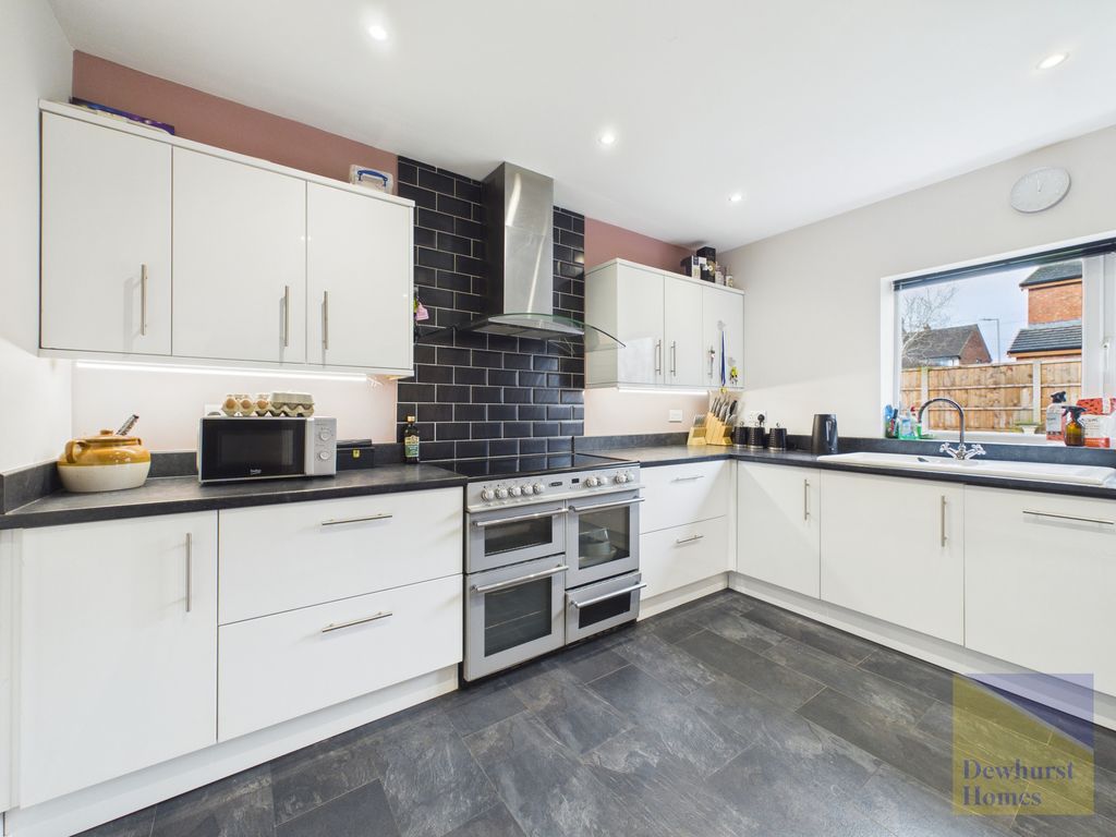 Property photo 3 of 32