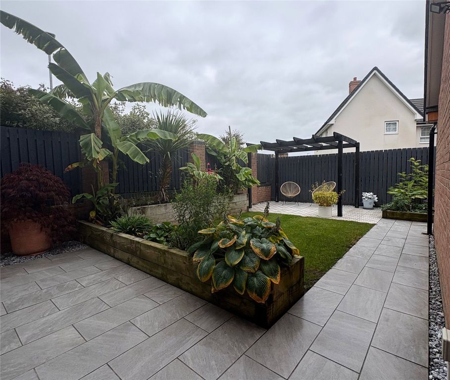 Property photo 2 of 19 Picture No. 58