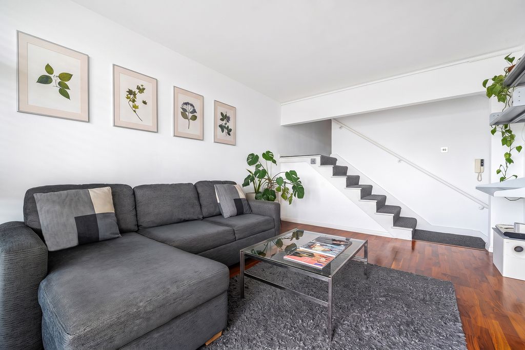 Property photo 3 of 15 01Lr-02Ps
