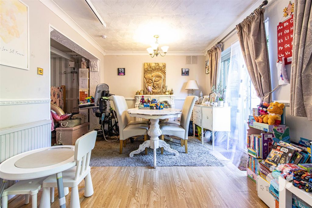 Property photo 3 of 16 Dining Room